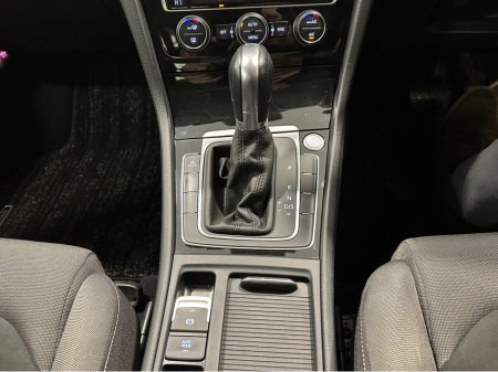 2015 Volkswagen Golf (151) HIGHLINE 1.4TSI DSG LOW KMS VW/AUDI SPECIALISTS WWW.DENISDARCYCARS.IE thumbnail