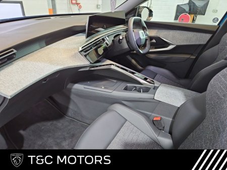 2025 Peugeot 5008 Allure Model 73kwh 210hp 500kms Range - Detachable Tow Bar €49,495 thumbnail