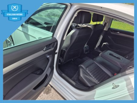 2016 Volkswagen Passat - thumbnail 25