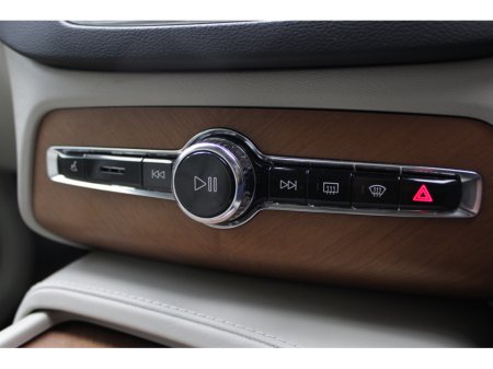 2019 Volvo XC90 - thumbnail 14