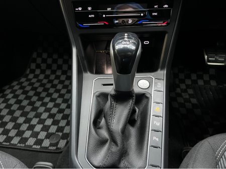 2022 Volkswagen Polo €21950 2022 VOLKSWAGEN POLO TSI R LINE 1.0 AUTOMATIC / CRUISE CONTROL / REVERSE CAMERA €21,950 thumbnail