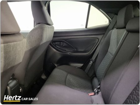 2023 Toyota Yaris DESIGN HEV 1.5 Petrol Automatic €25,895 thumbnail