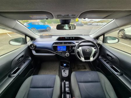 2016 Toyota Aqua - thumbnail 9