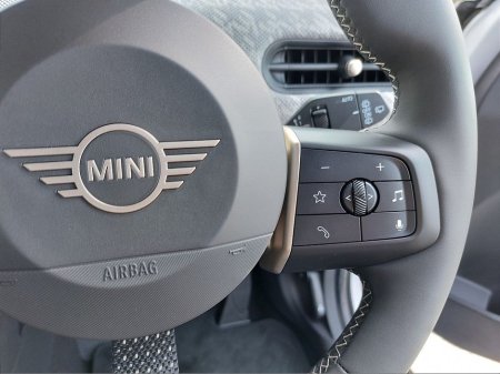 2025 MINI Hatch COOPER Cooper C 5DR €39,995 thumbnail