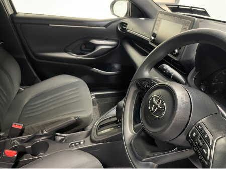 2020 Toyota Yaris - thumbnail 4