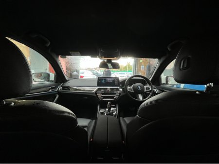 2022 BMW 5 Series - thumbnail 21