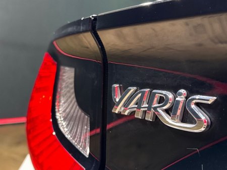 2020 Toyota Yaris - thumbnail 10