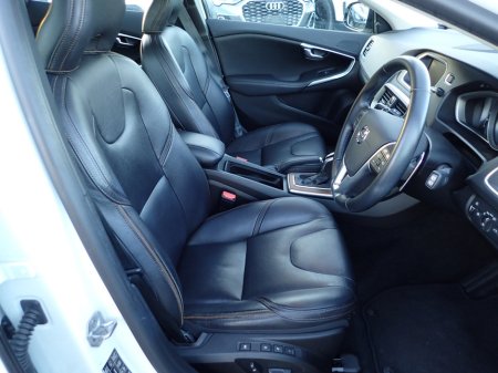 2017 Volvo V40 Cross Country 2.0 D4 CROSS COUNTRY SE LUXURY DIESEL 190 BHP AUTOMATIC // FULL LEATHER ELECTRIC SEATS // REVERSING CAMERA // CRUISE CONTROL // LANE ASSIST // FULL HARMAN KARDON SURROUND SOUND SYSTEM // TOP SPEC €16,950 thumbnail