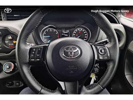 2020 Toyota Yaris - thumbnail 15