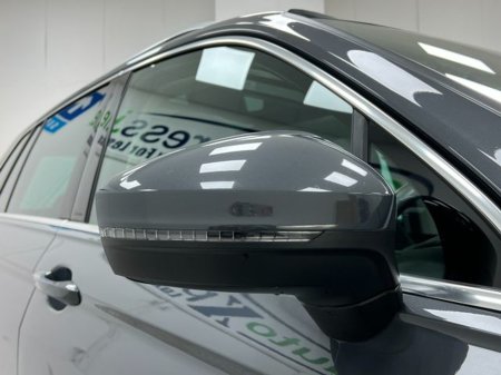 2023 Volkswagen Tiguan - thumbnail 23