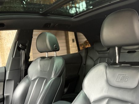 2021 Audi Q8 3.0TFSI e 55 S Line €69,900 thumbnail