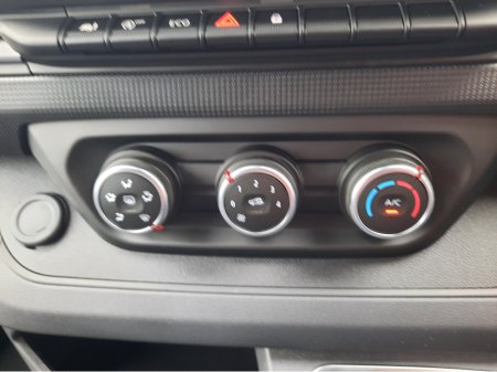 2026 Nissan Primastar L2H1 130 SV 2DR thumbnail