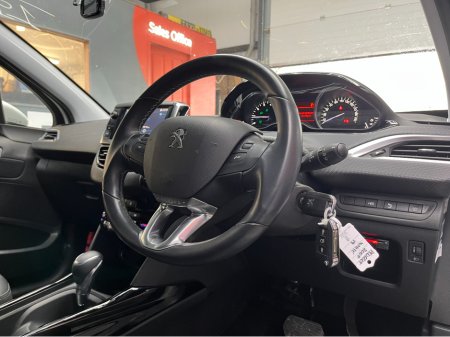 2019 Peugeot 2008 - thumbnail 10