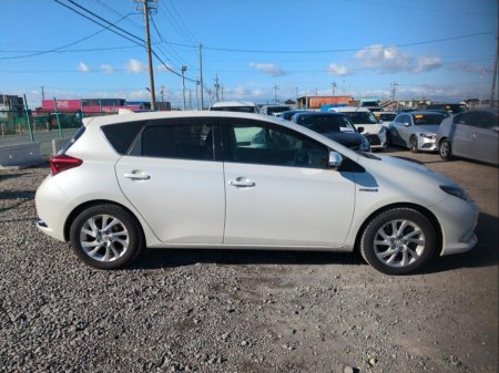 2016 Toyota Auris - thumbnail 4