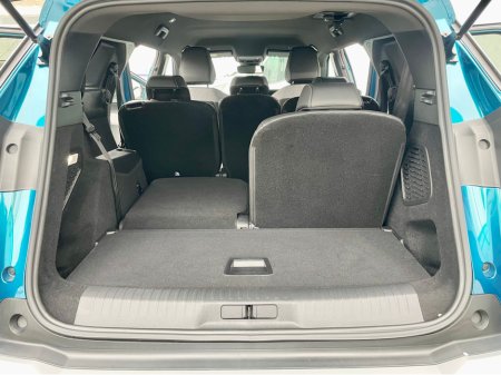 2025 Peugeot 5008 - thumbnail 25