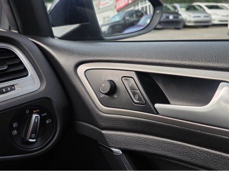 2016 Volkswagen Golf - thumbnail 21