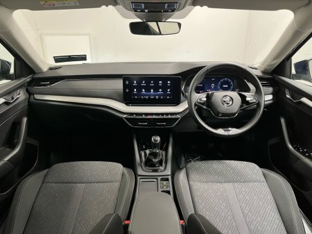 2023 Skoda Octavia - thumbnail 2