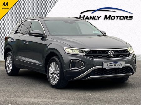 2024 Volkswagen T-Roc - thumbnail 1
