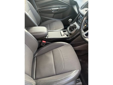 2018 Ford Kuga TITANIUM 1.5 TDCI 120PS F FWD 4DR €16,950 thumbnail