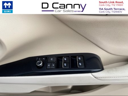 2019 Toyota Camry - thumbnail 9