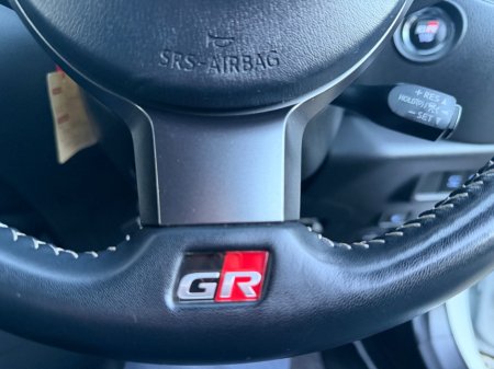 2023 Toyota C-HR 1.8 HYBRID LUNA €31,999 thumbnail