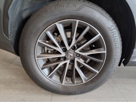 2023 Lexus NX 450 h+ - thumbnail 6