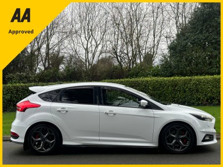 2015 Ford Focus 2.0 TDCI ST-3 185BHP 5DR €11,950 thumbnail