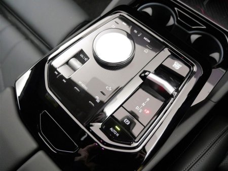 2024 BMW 5 Series - thumbnail 10