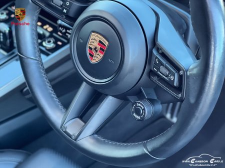 2020 Porsche 911 CARRERA 4SPEED Aventurine Green Metallic €144,950 thumbnail