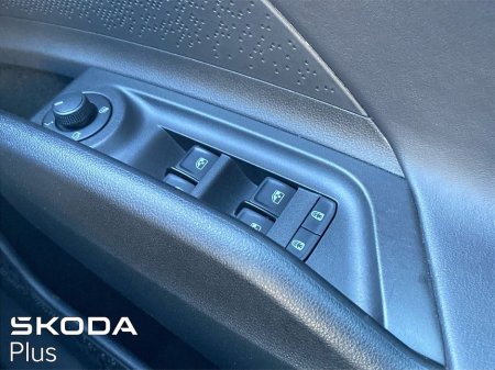 2024 Skoda Enyaq 80 Sportline €39,950 thumbnail