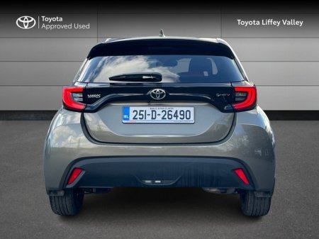 2025 Toyota Yaris - thumbnail 4
