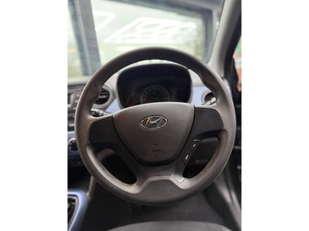 2018 Hyundai i10 - thumbnail 12