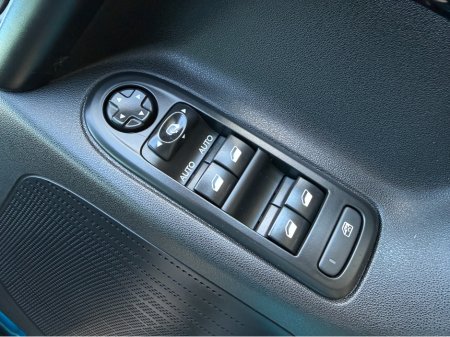 2017 Citroen C3 - thumbnail 12