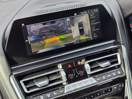 2021 BMW 8 Series - thumbnail 16