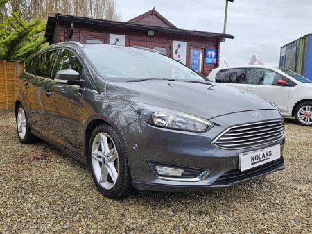 2017 Ford Focus - thumbnail 10