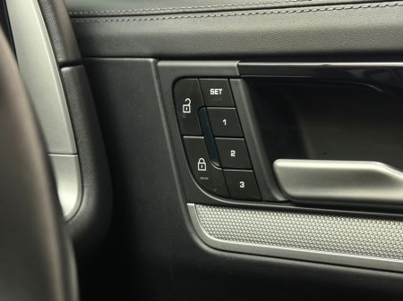 2024 Porsche Cayenne - thumbnail 25