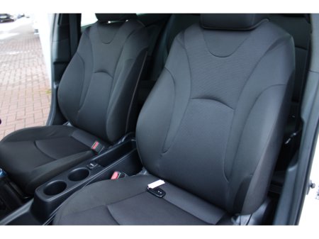 2020 Toyota Prius 2020 TOYOTA PRFIUS €19,950 thumbnail