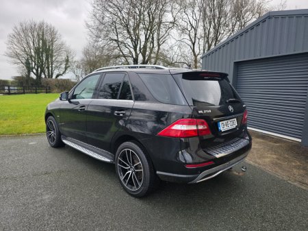 2013 Mercedes-Benz M Class ML 250 BLUETEC 4MATIC €15,250 thumbnail