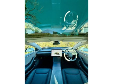 2025 Tesla Model 3 - thumbnail 12