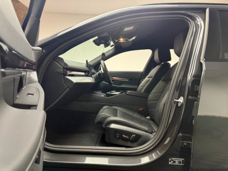 2025 BMW 5 Series - thumbnail 14