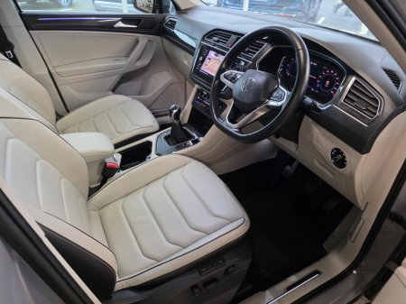 2021 Volkswagen Tiguan ELEGANCE 2.0 TDI MANUAL 6SPEED FWD 150HP 5 5DR €33,950 thumbnail