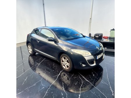 2010 Renault Megane - thumbnail 1