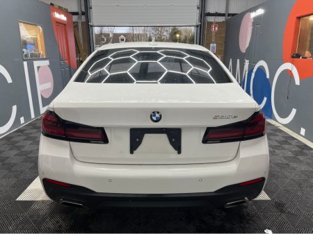 2021 BMW 5 Series - view 3