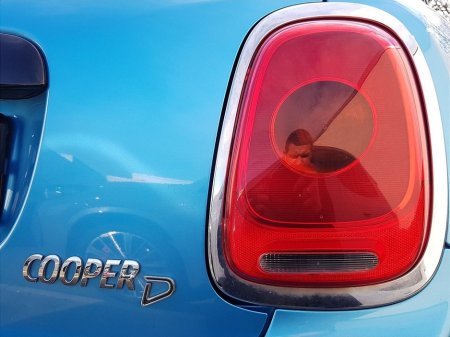 2017 MINI Hatch D €12,995 thumbnail