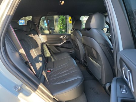 2025 BMW X5 XDRIVE50E M SPORT AUTO. ONLY 5K MILES. FINANCE ARRANGED. SIMI. AA APPROVED. €97,950 thumbnail