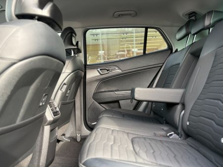 2023 Kia Sportage - thumbnail 4