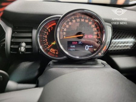 2019 MINI Hatch 5-Door Cooper S Sport €19,975 thumbnail