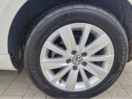 2011 Volkswagen Passat - thumbnail 21