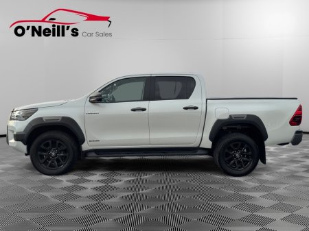 2025 Toyota Hilux *NO VAT* 2.8 INVINCIBLE  AUTO #332 €57,999 thumbnail