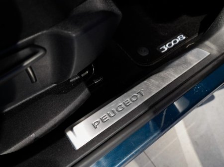 2023 Peugeot 3008 FL Allure 1.5 HDI 130 6.4 4DR €34,995 thumbnail